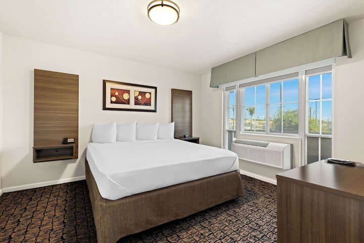 Room 15 of 33