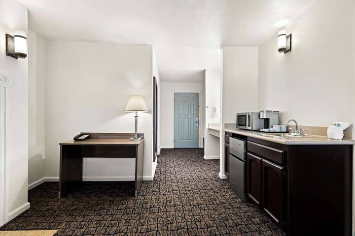 Room 12 of 33