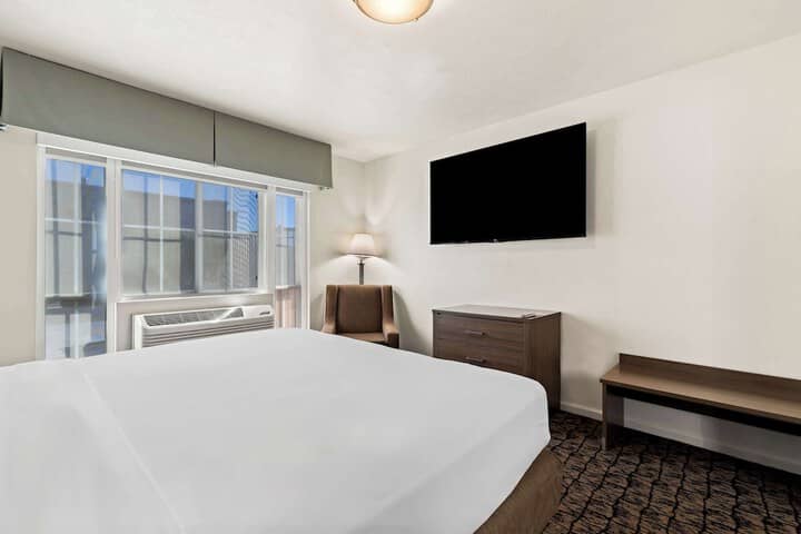 Room 20 of 33